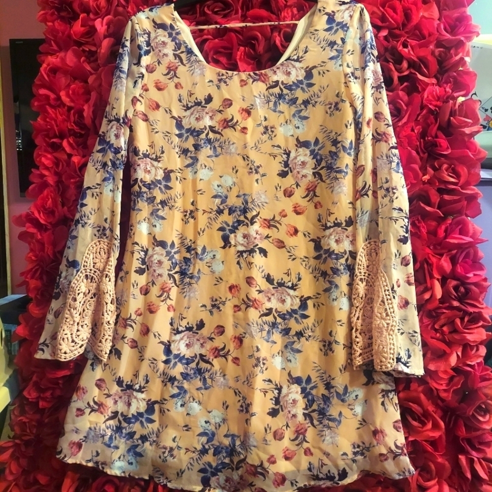 Speechless Girls X-Small Pale Pink Floral Dress with Crocheted Sleeves